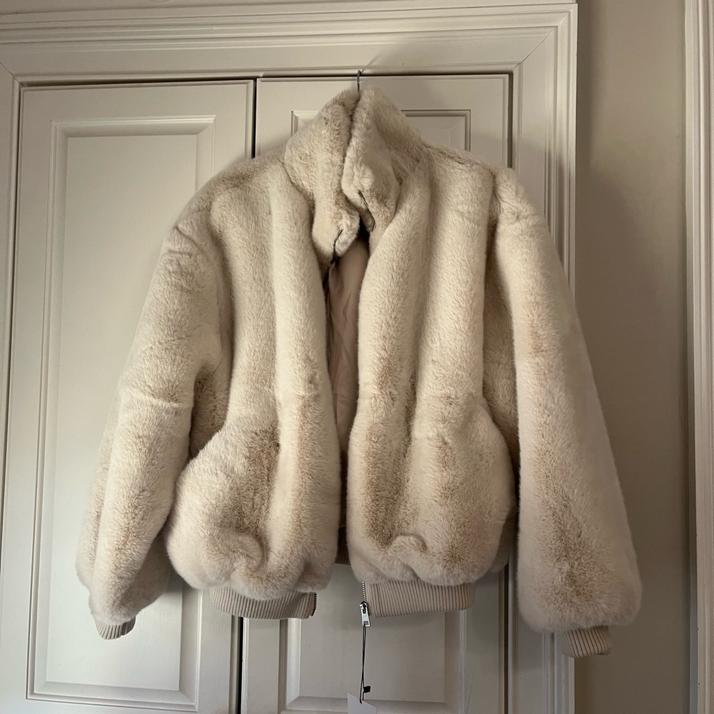 NWT ZARA Cream XS Jacket.
